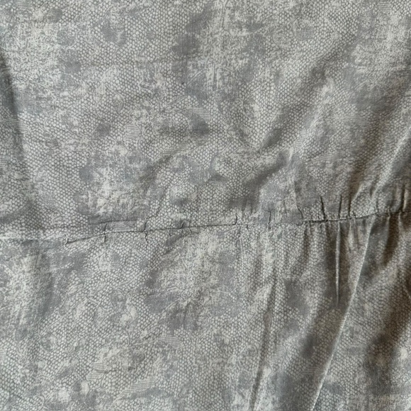 Miley Cyrus M Medium Snake Print Button Shirt Roll Tab Y2K Casual 100% Cotton - Picture 4 of 13